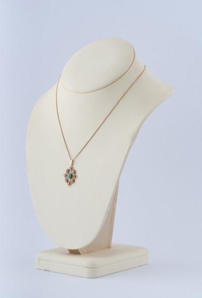 Oude gouden hanger met turkoois en parels aan ouden gourmet collier