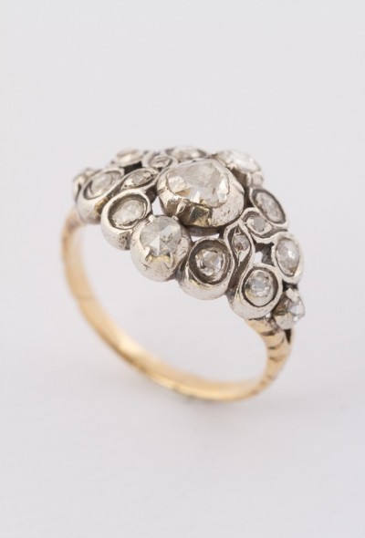 Gouden entourage ring met roos geslepen diamanten in zilver gezet