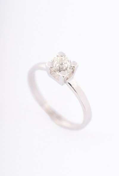 Wit gouden solitair ring met briljant