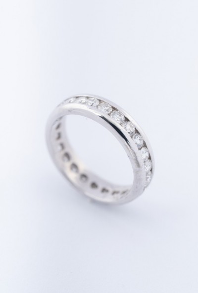 Wit gouden alliance ring met briljanten