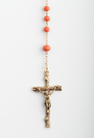 Gouden rozenkrans met bloedkoralen