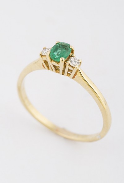 Gouden ring met smaragd en briljant