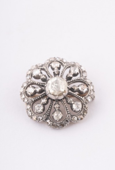 Broche