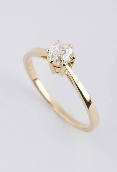 Solitair ring met oud geslepen briljant