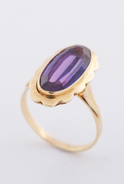 Gouden ring met synthetisch korund