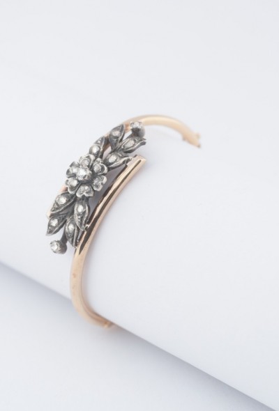 Antieke gouden bangle met roos geslepen diamanten