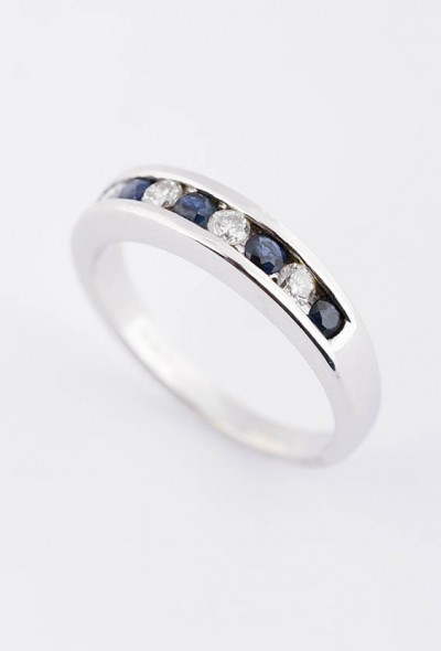 Rij ring met saffier en briljant