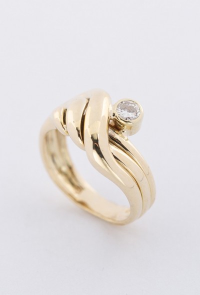Gouden ring met een briljant van ca. 0.14 ct.