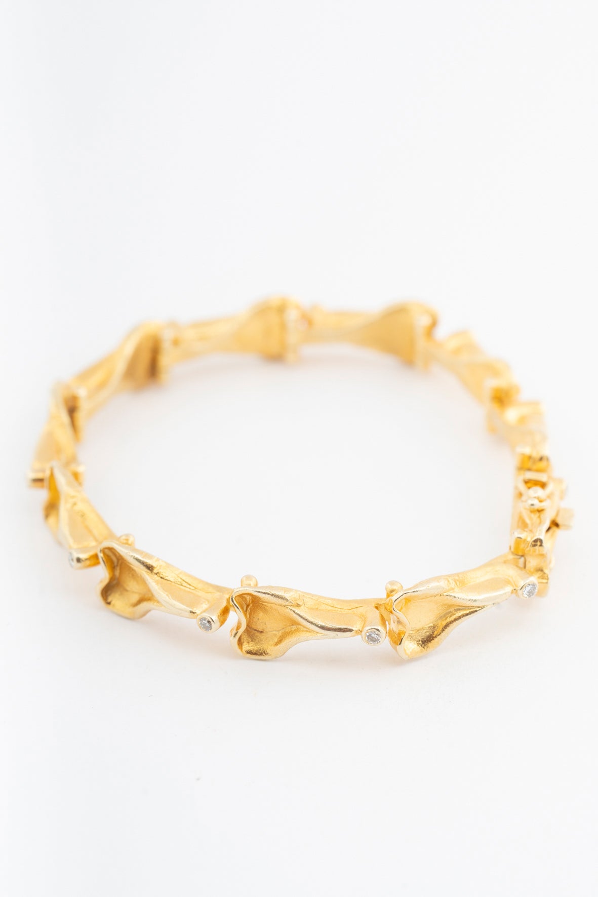 Yellow gold link bracelet with brilliant-cut diamonds, Scandinavian design