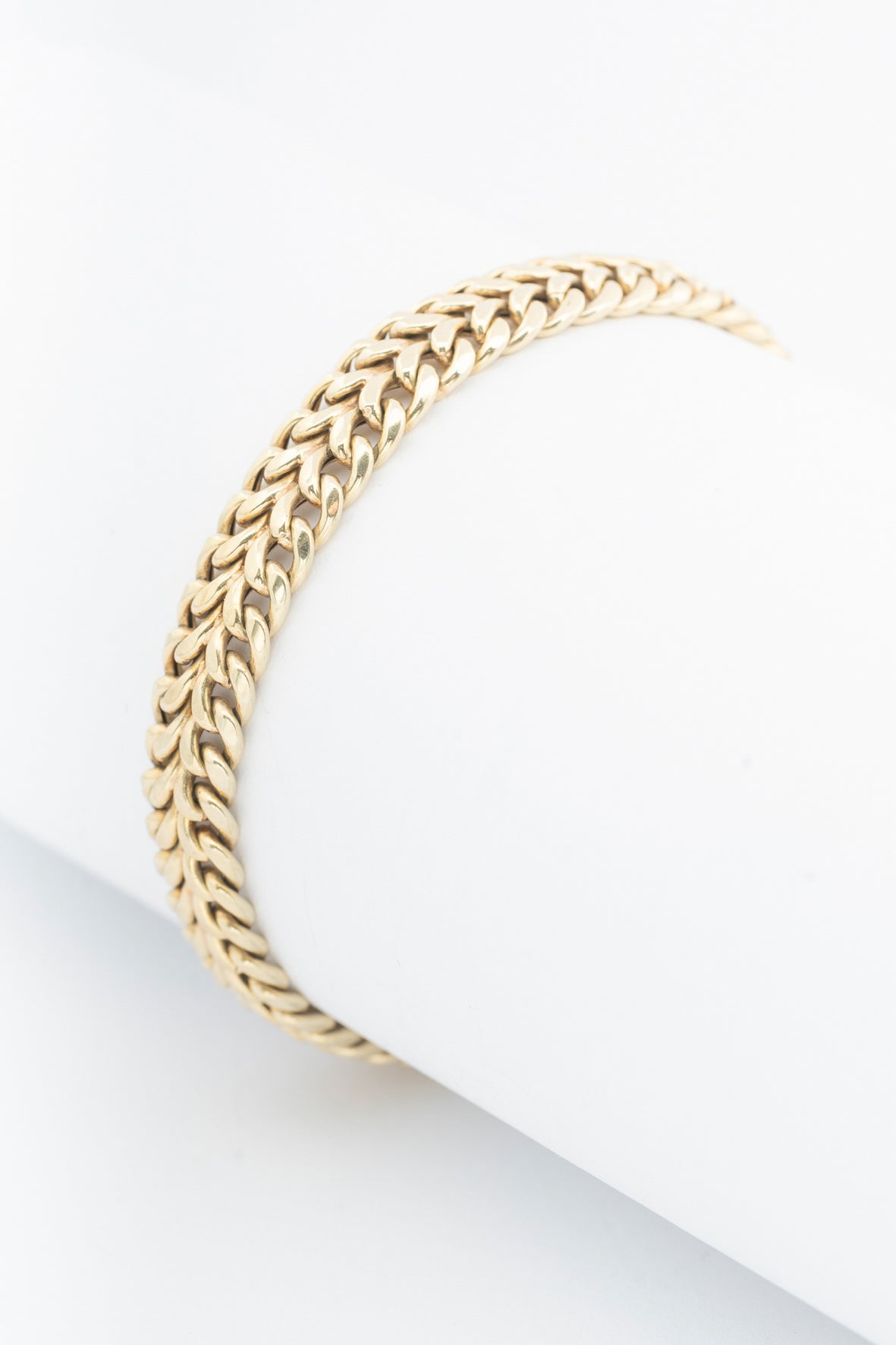 Yellow gold link bracelet
