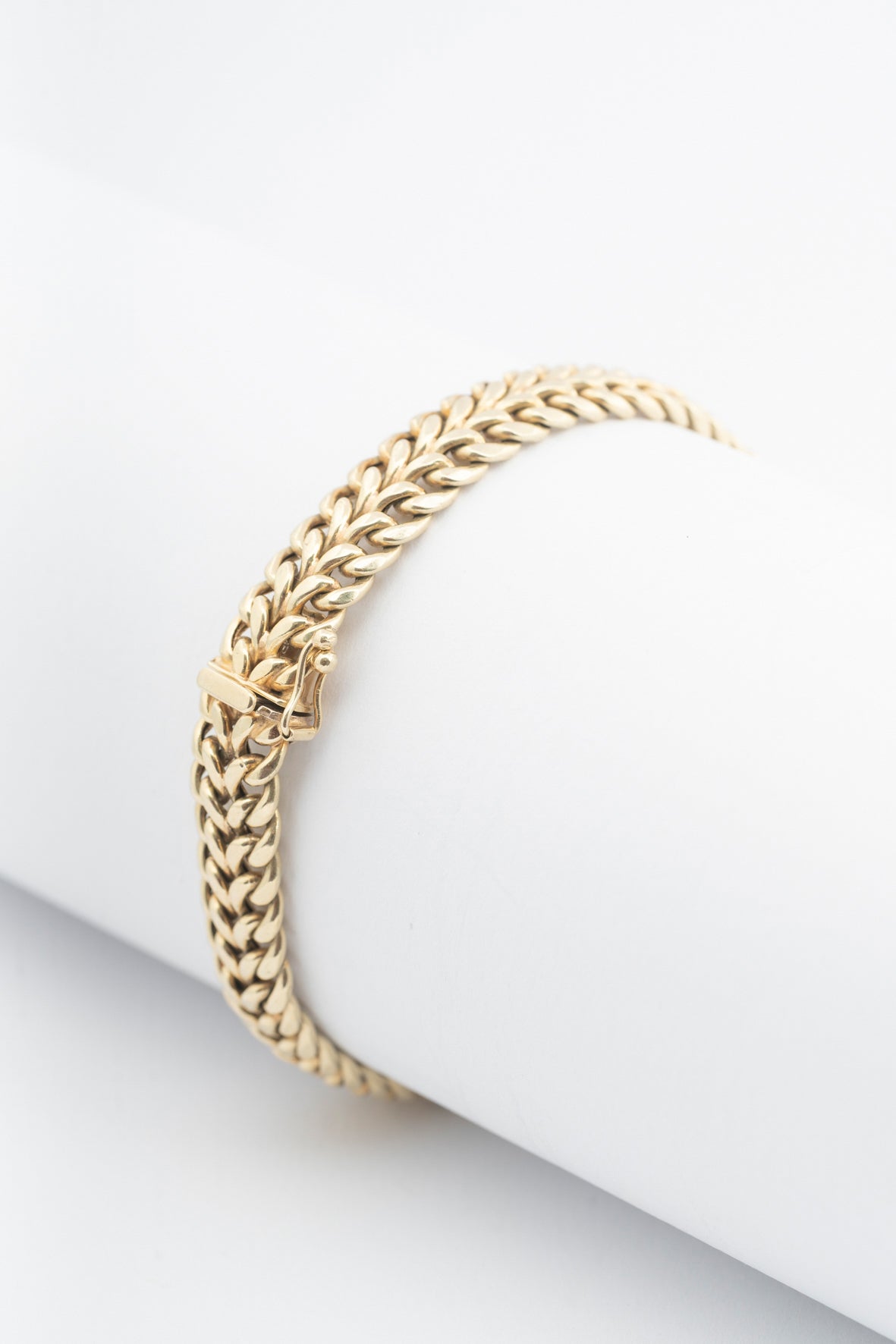 Yellow gold link bracelet