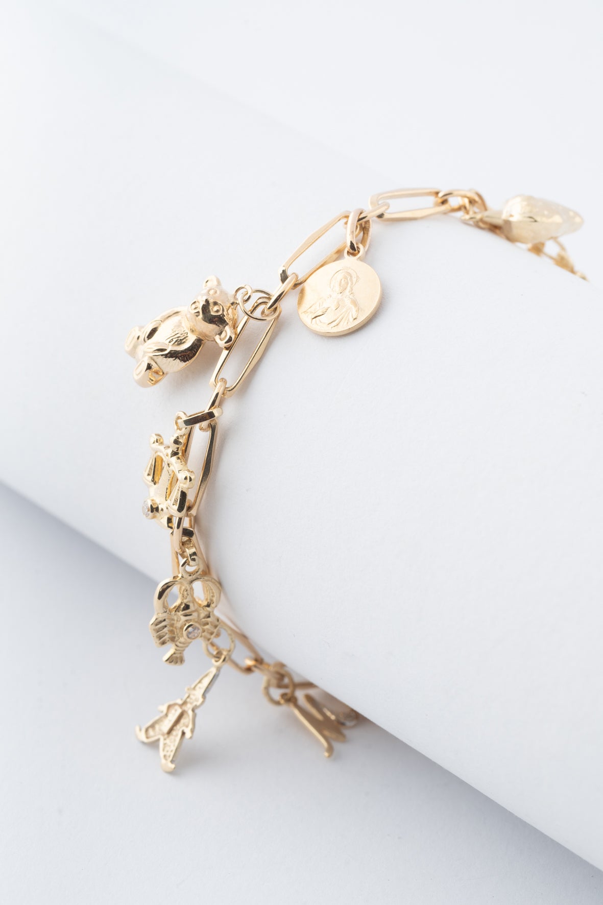 Geel gouden bedel armband