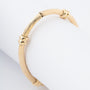 Geel gouden bewerkte bangle