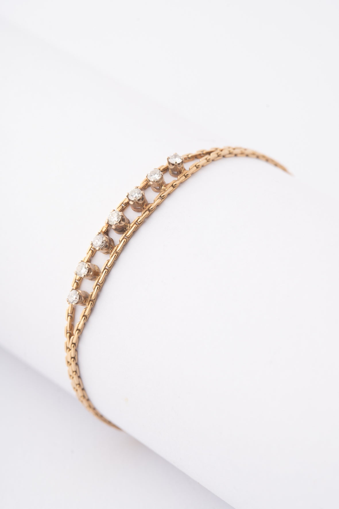 Yellow gold link bracelet with brilliant-cut diamonds