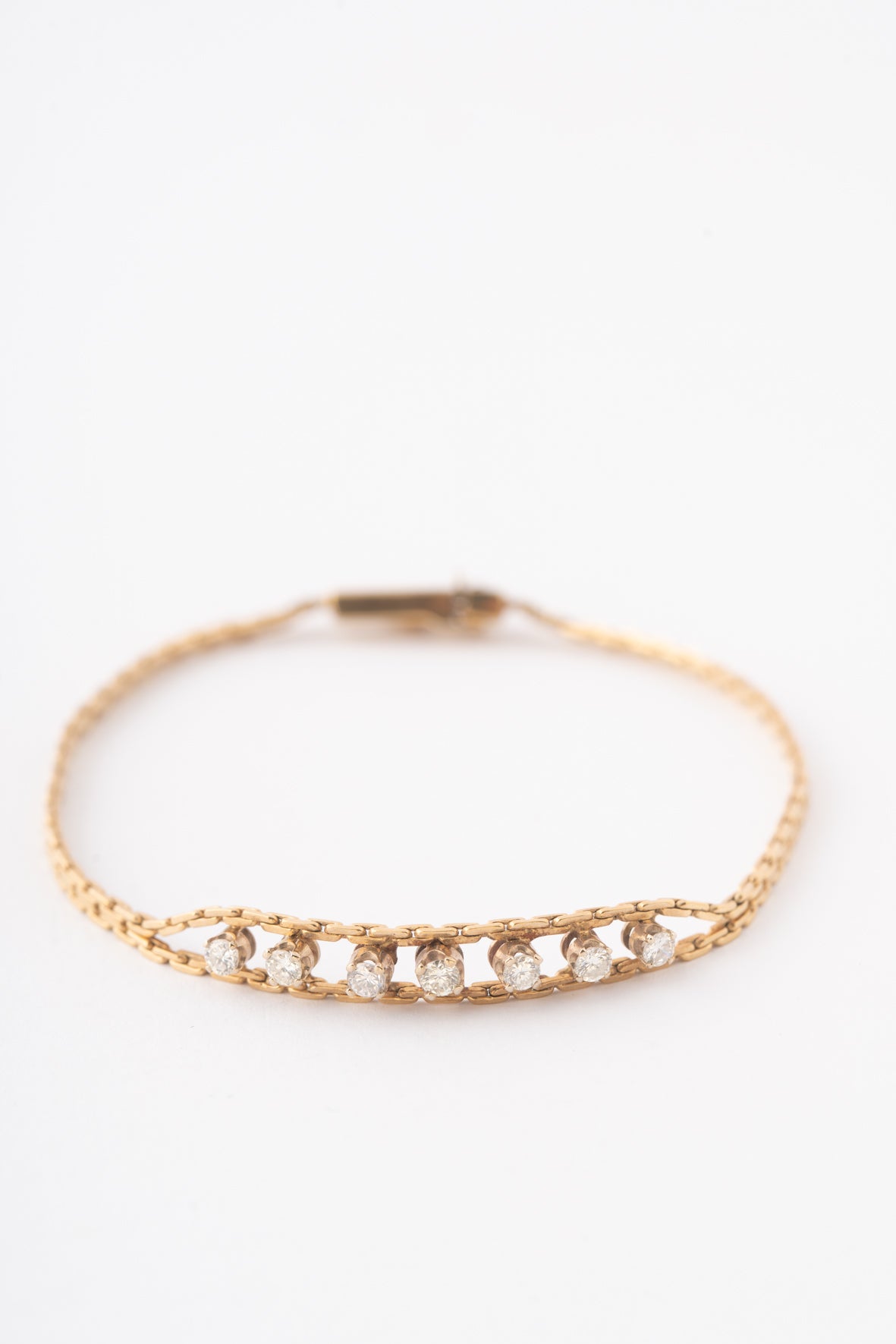 Yellow gold link bracelet with brilliant-cut diamonds