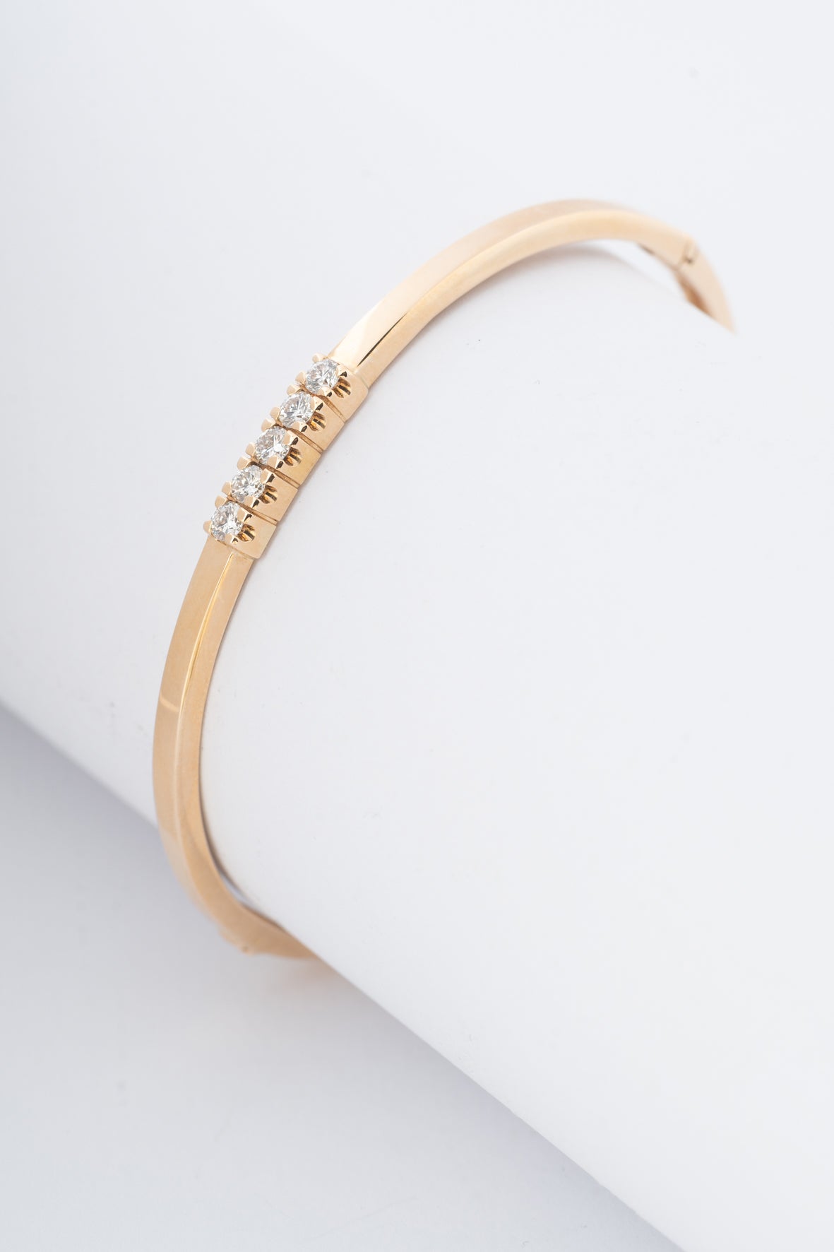 Geelgouden bangle/armband van het merk Le Chic met briljanten
