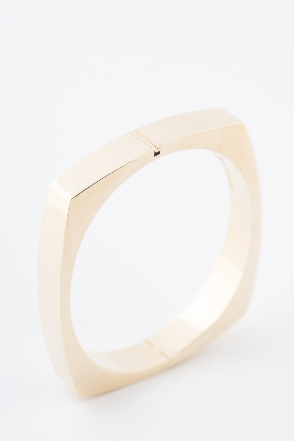 Geelgouden vierkante bangle