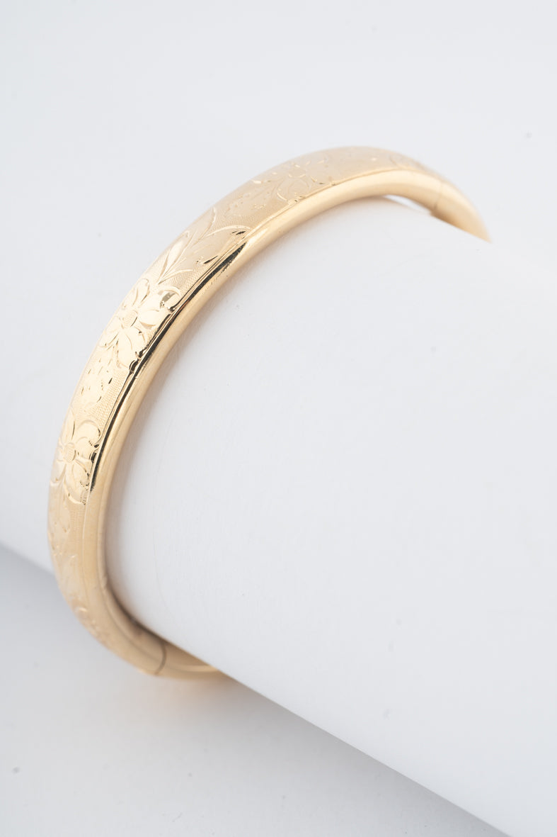 Geelgouden gegraveerde bangle met scharniersluiting