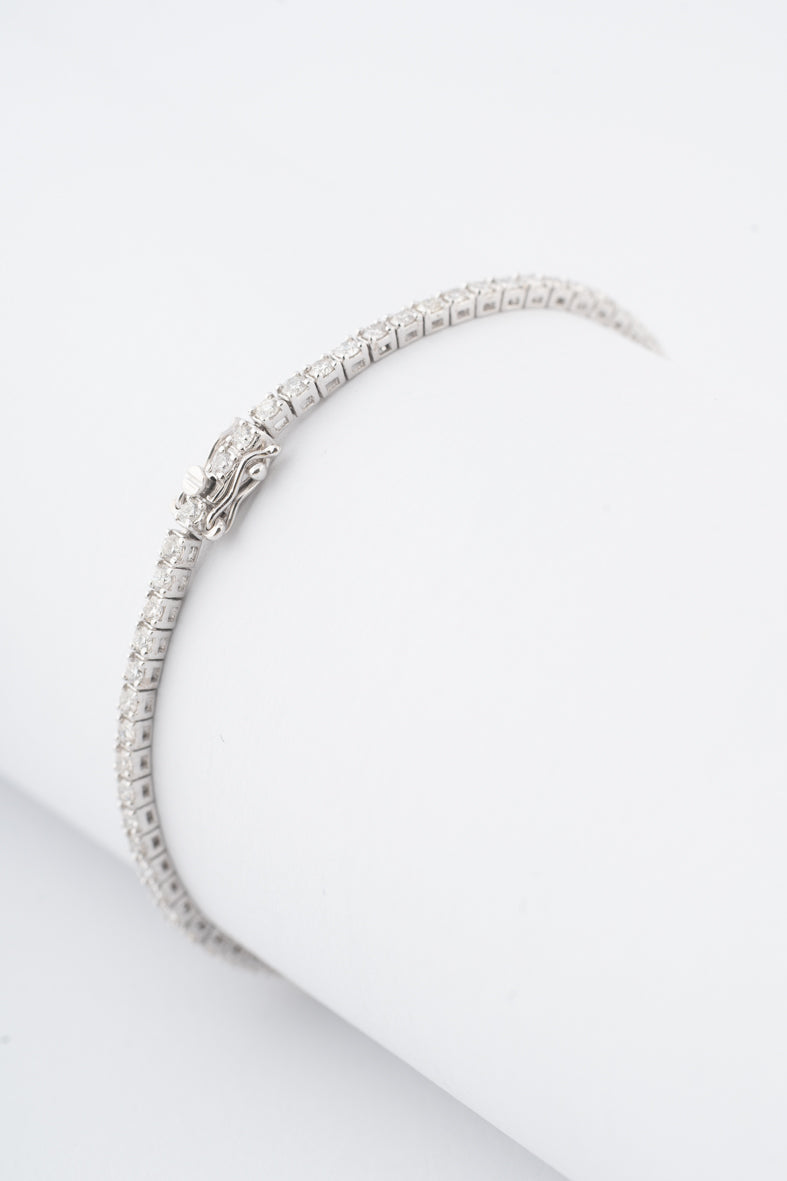 Witgouden tennisarmband met briljanten