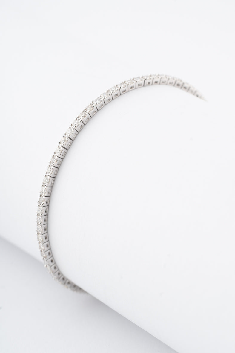 Witgouden tennisarmband met briljanten