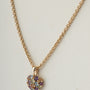 Gouden hart hanger met edelstenen aan gouden jasseron collier