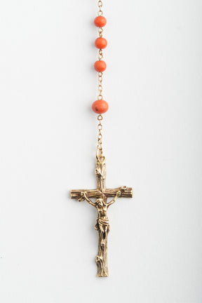 Gouden rozenkrans met bloedkoralen