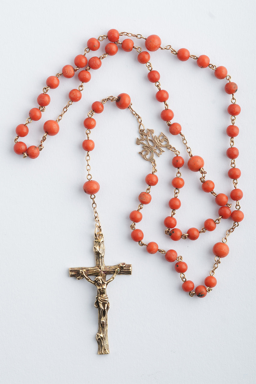 Gouden rozenkrans met bloedkoralen