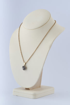 Antieke gouden hanger met diamanten aan gouden jasseron collier