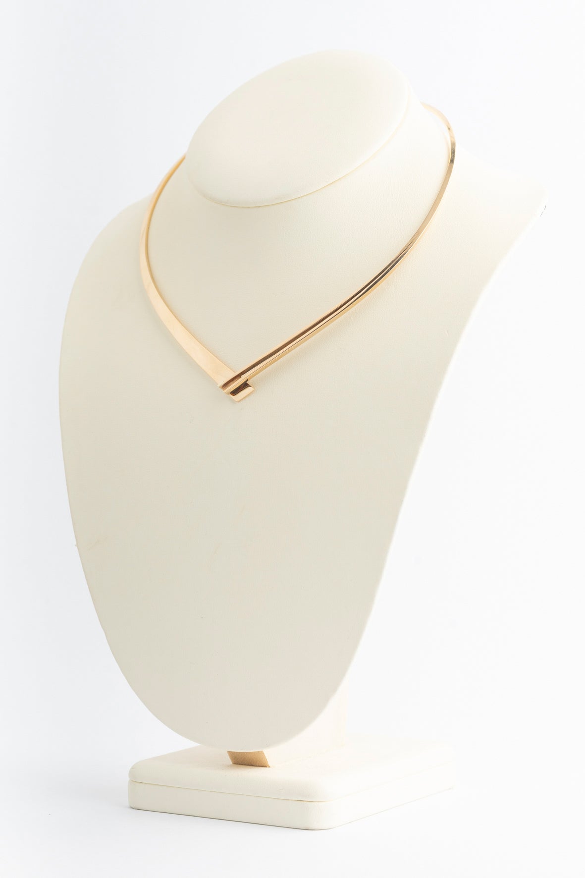 Yellow gold (necklace) choker with hinge