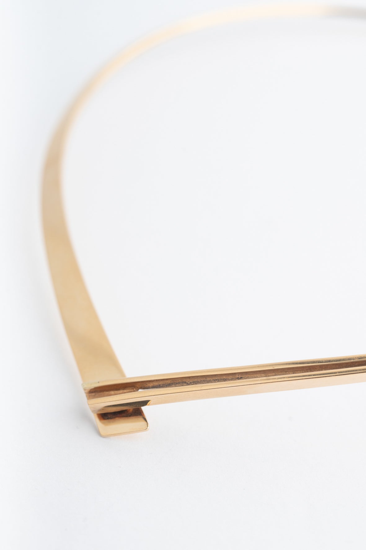 Yellow gold (necklace) choker with hinge