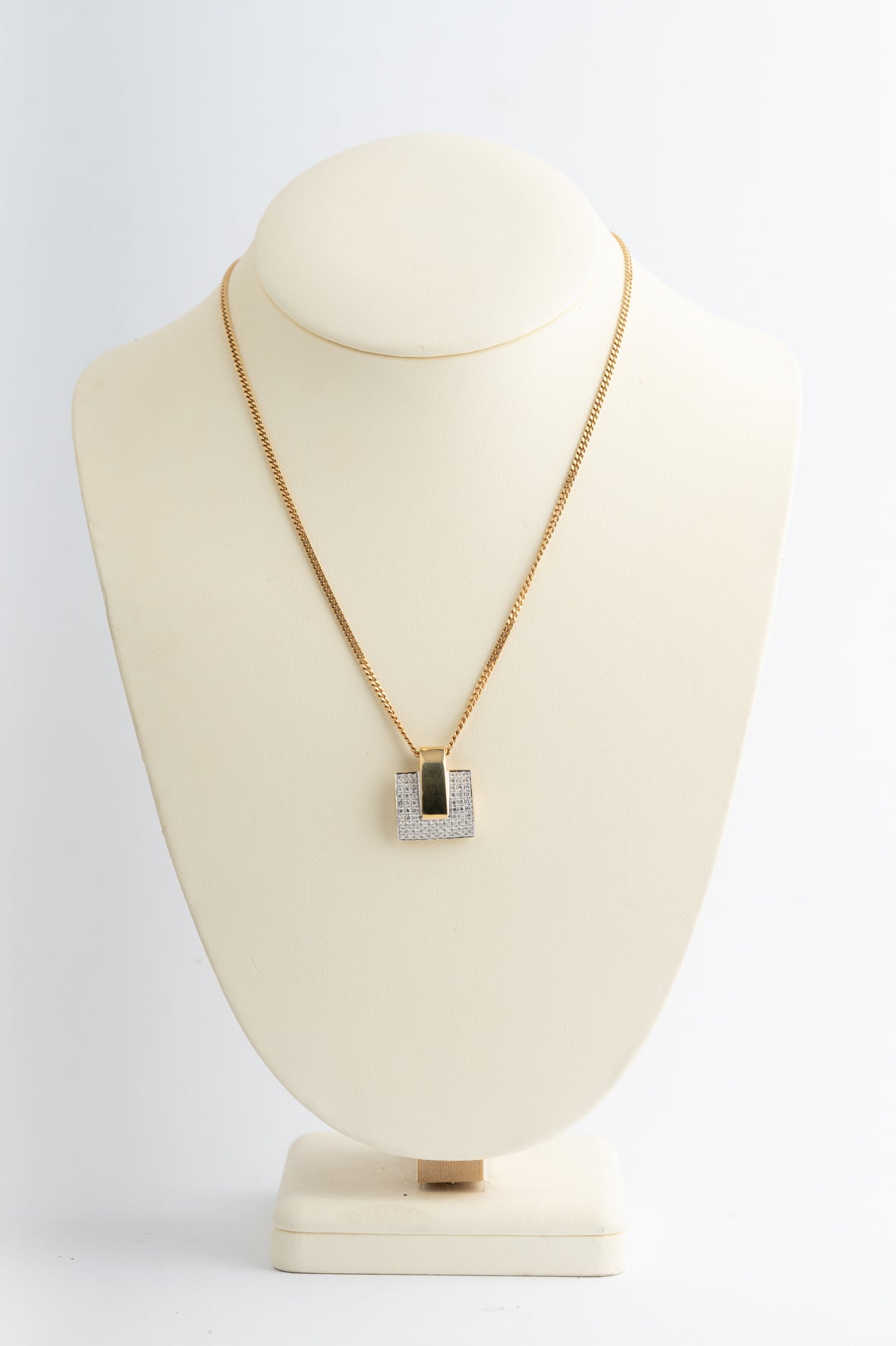 Wit/geel gouden hanger met briljanten aan geel gouden gourmet collier