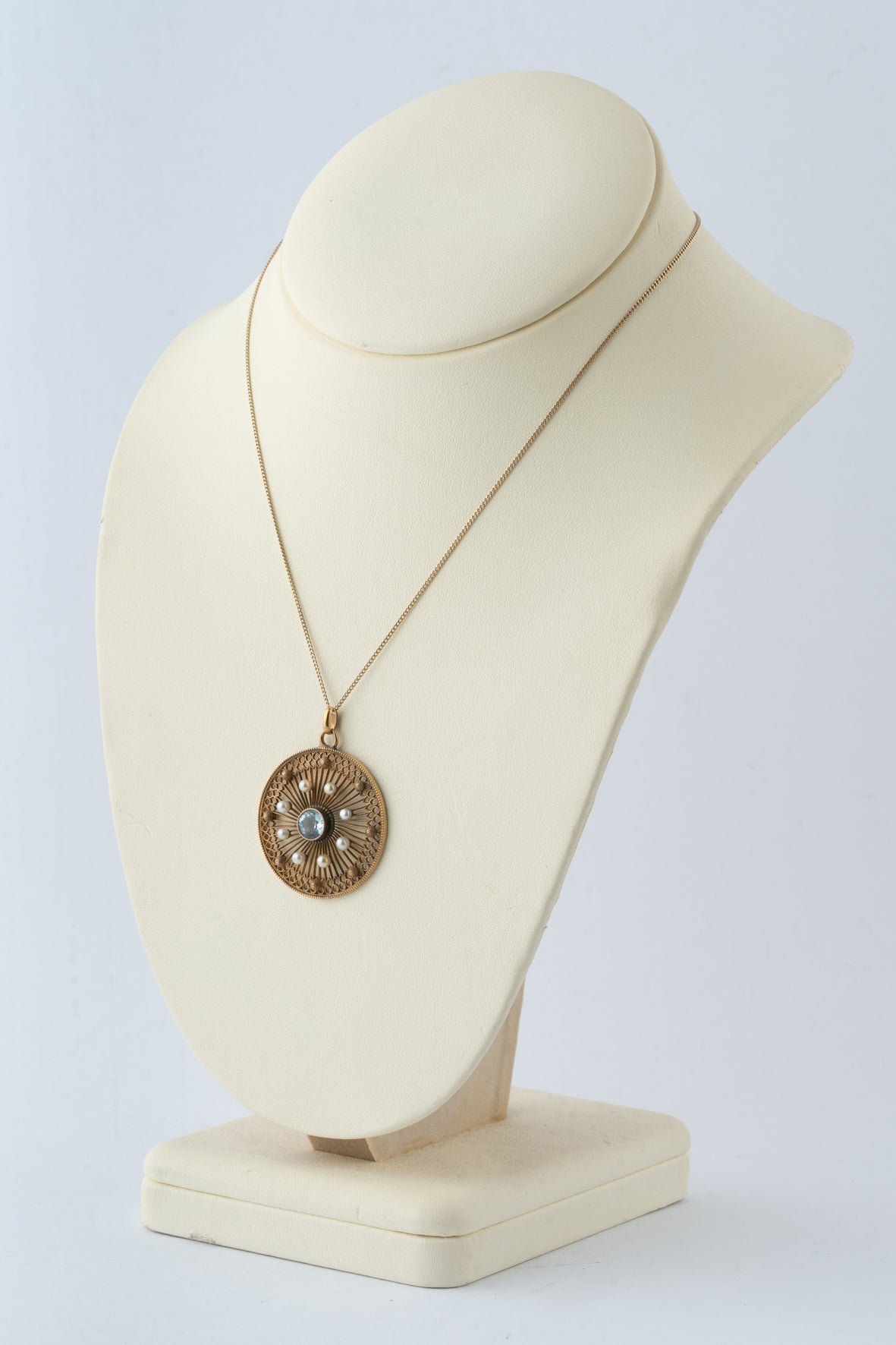 Antieke geel gouden hanger met aquamarijn en parels aan gourmet collier