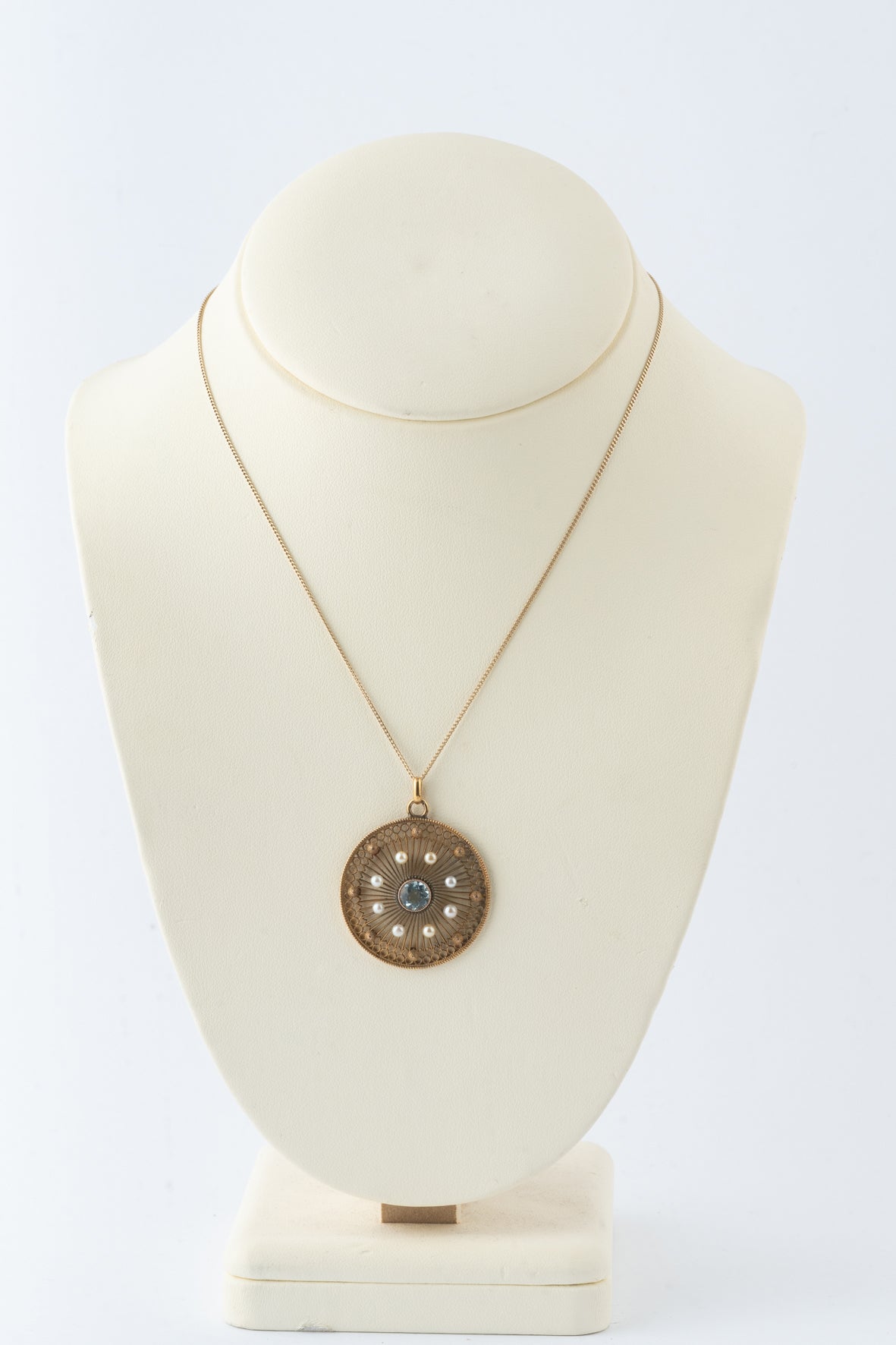 Antieke geel gouden hanger met aquamarijn en parels aan gourmet collier