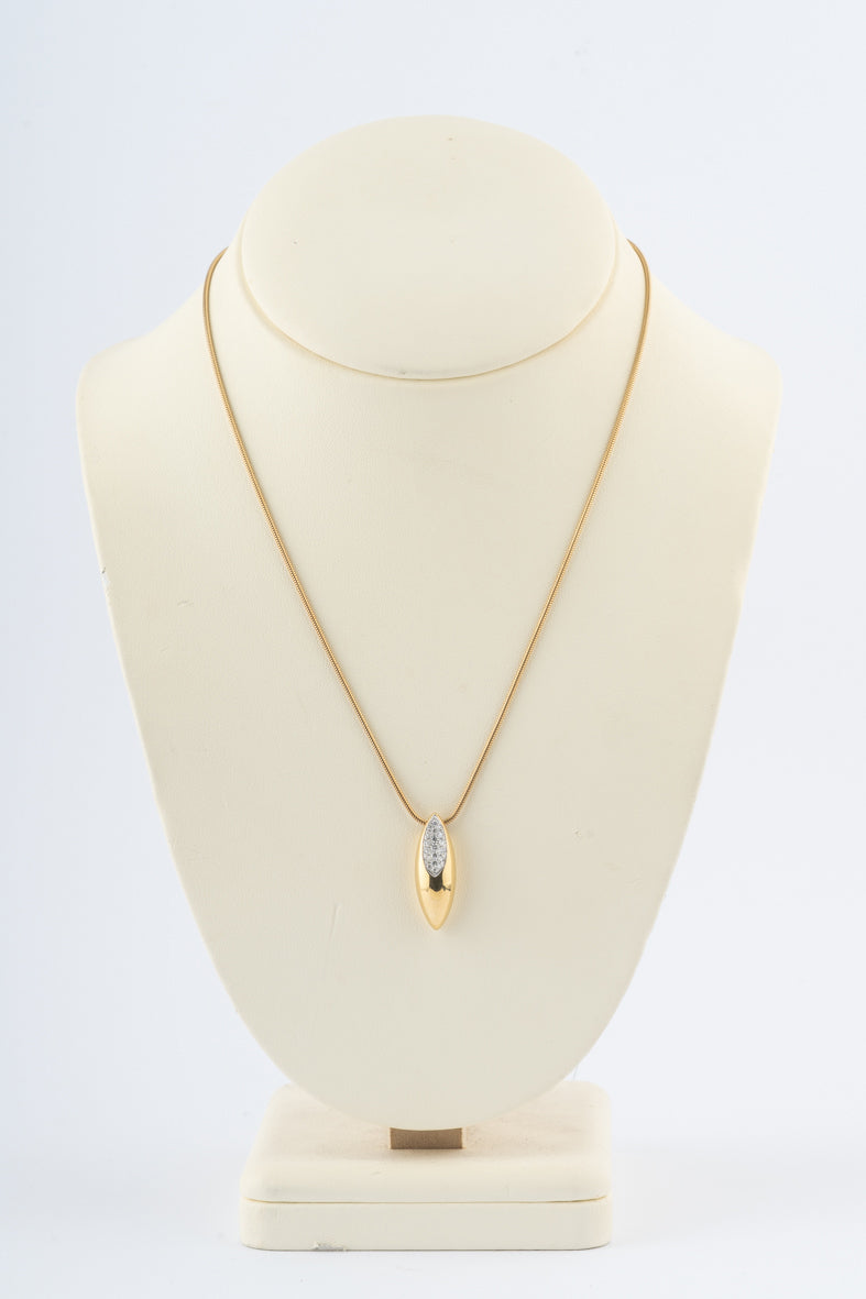 Geelgouden hanger met briljanten aan geelgouden slangencollier