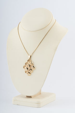 Geelgouden hanger aan geelgouden Venetiaans collier