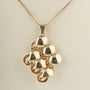Geelgouden hanger aan geelgouden Venetiaans collier