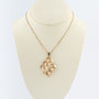 Geelgouden hanger aan geelgouden Venetiaans collier