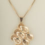 Geelgouden hanger aan geelgouden Venetiaans collier