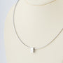 Witgouden hanger met een diamant aan witgouden omega collier