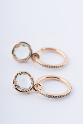 Gouden oorringen met briljanten met aan elk een prasioliet