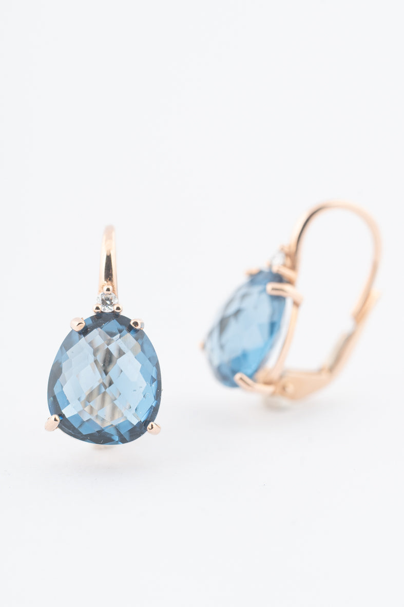 Roségouden oorhangers met briljant en blauw kristal