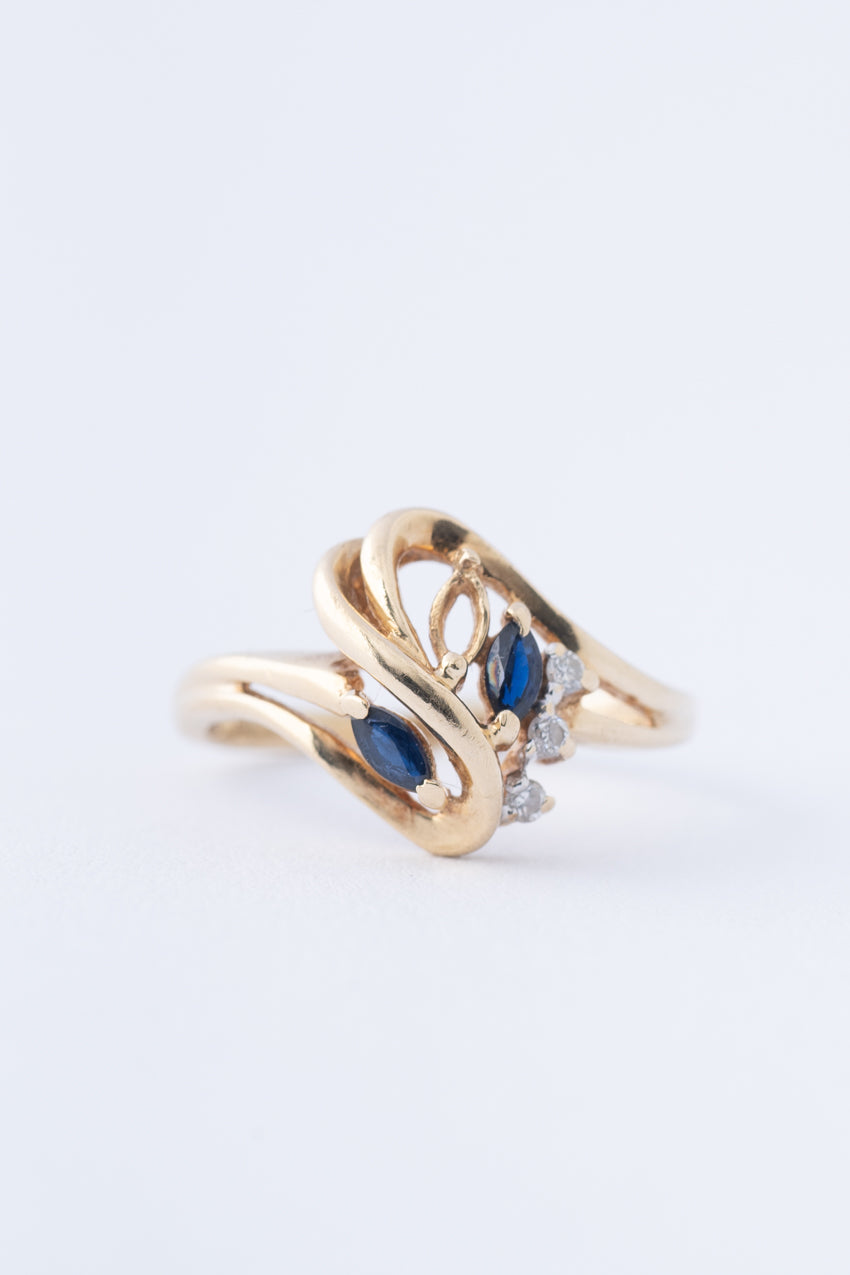 Gouden ring met saffieren en briljanten