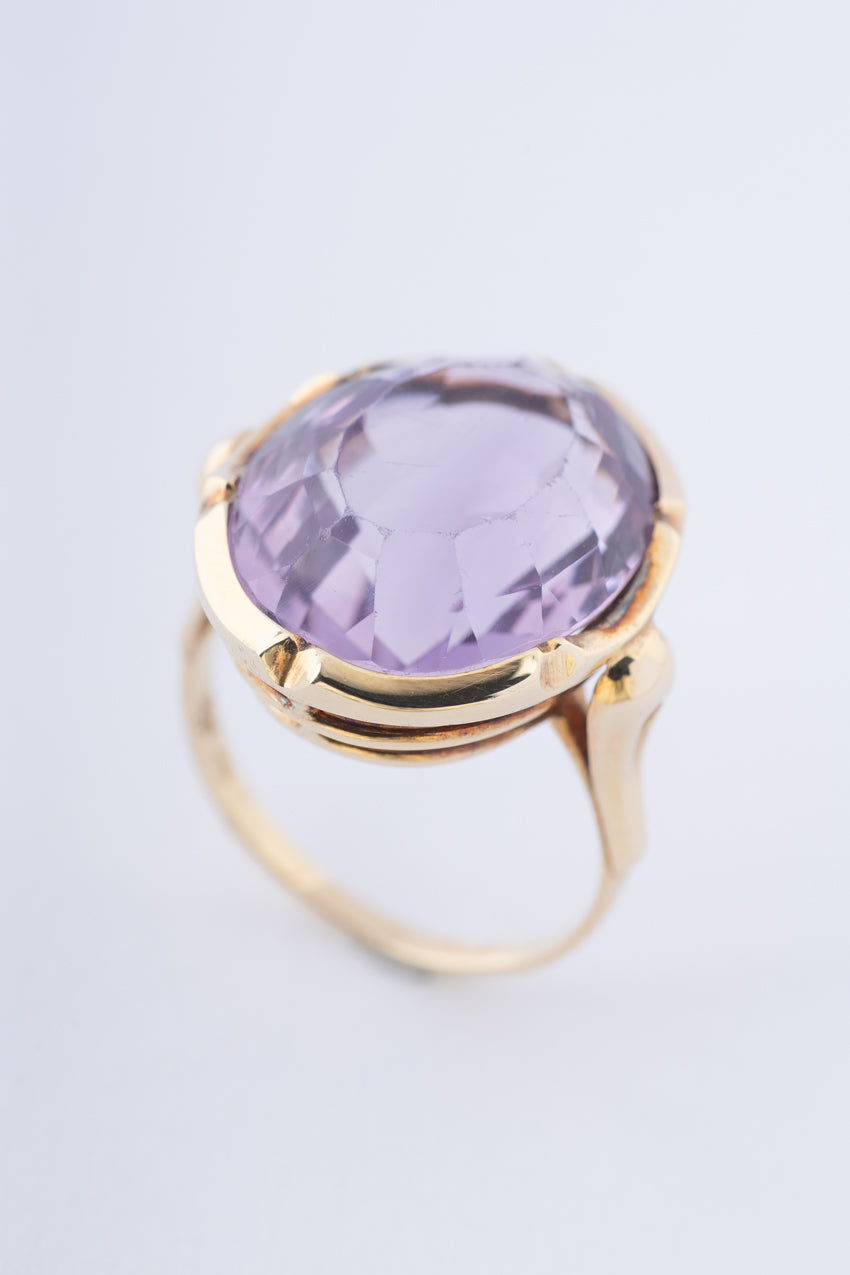 Gouden ring met amethist