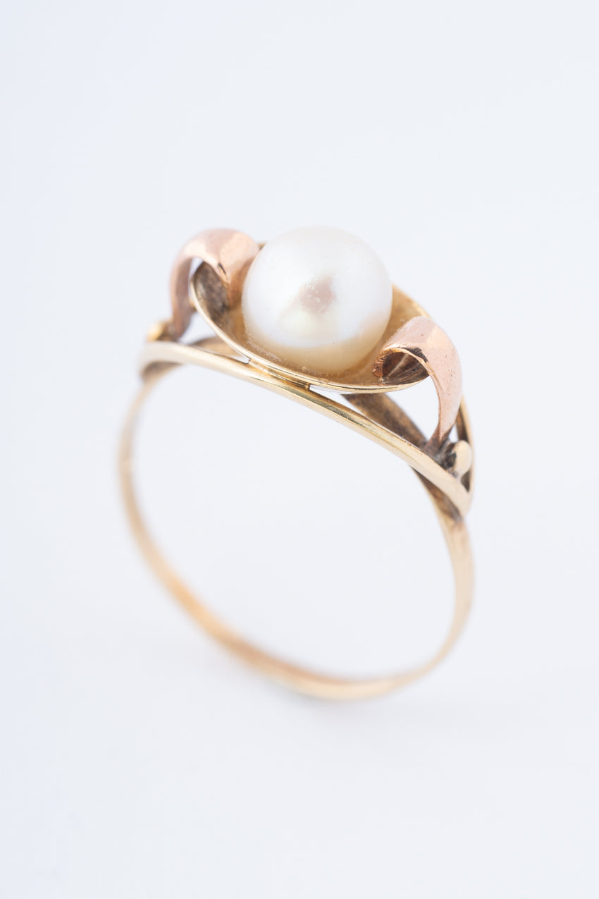 Gouden bi-color ring met cultive parel