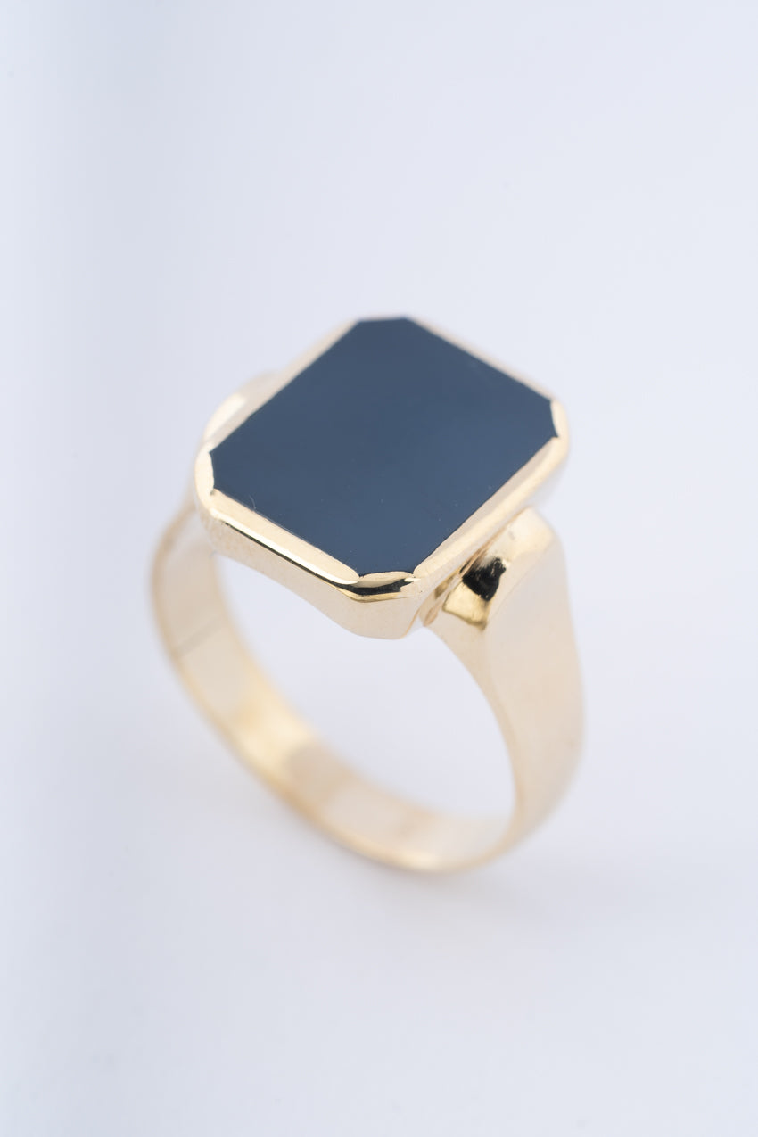 Gouden heren ring met blauwe lagensteen