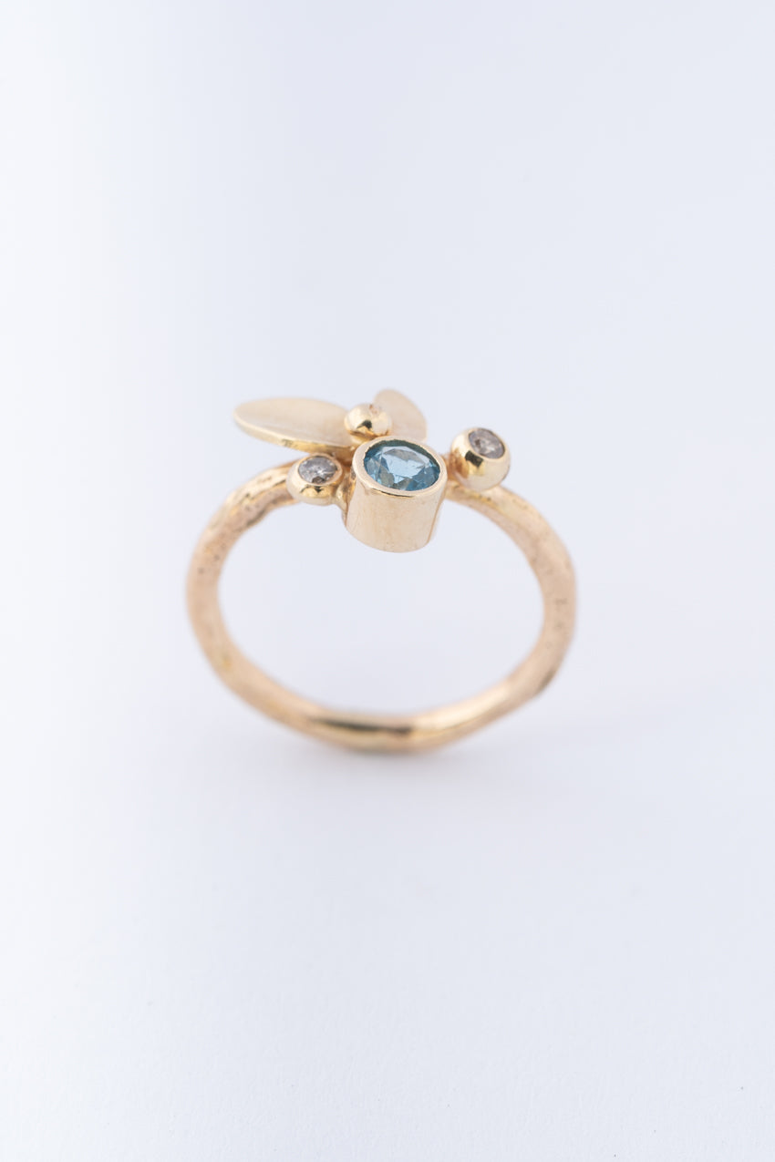 Gouden ring met topaas en briljanten