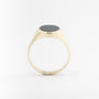 Geel gouden ovale monogram ring met onyx