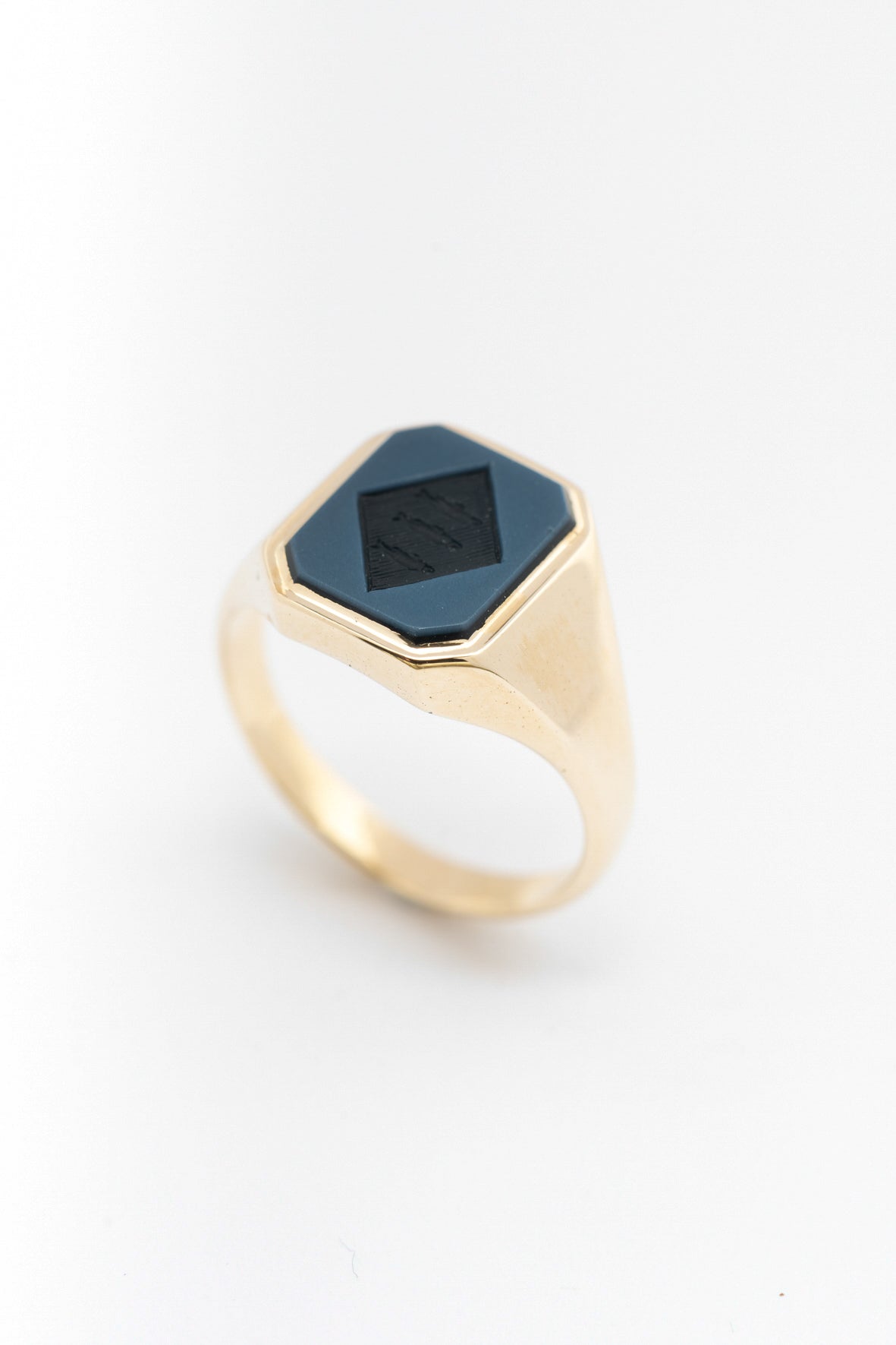 Geel gouden monogram ring