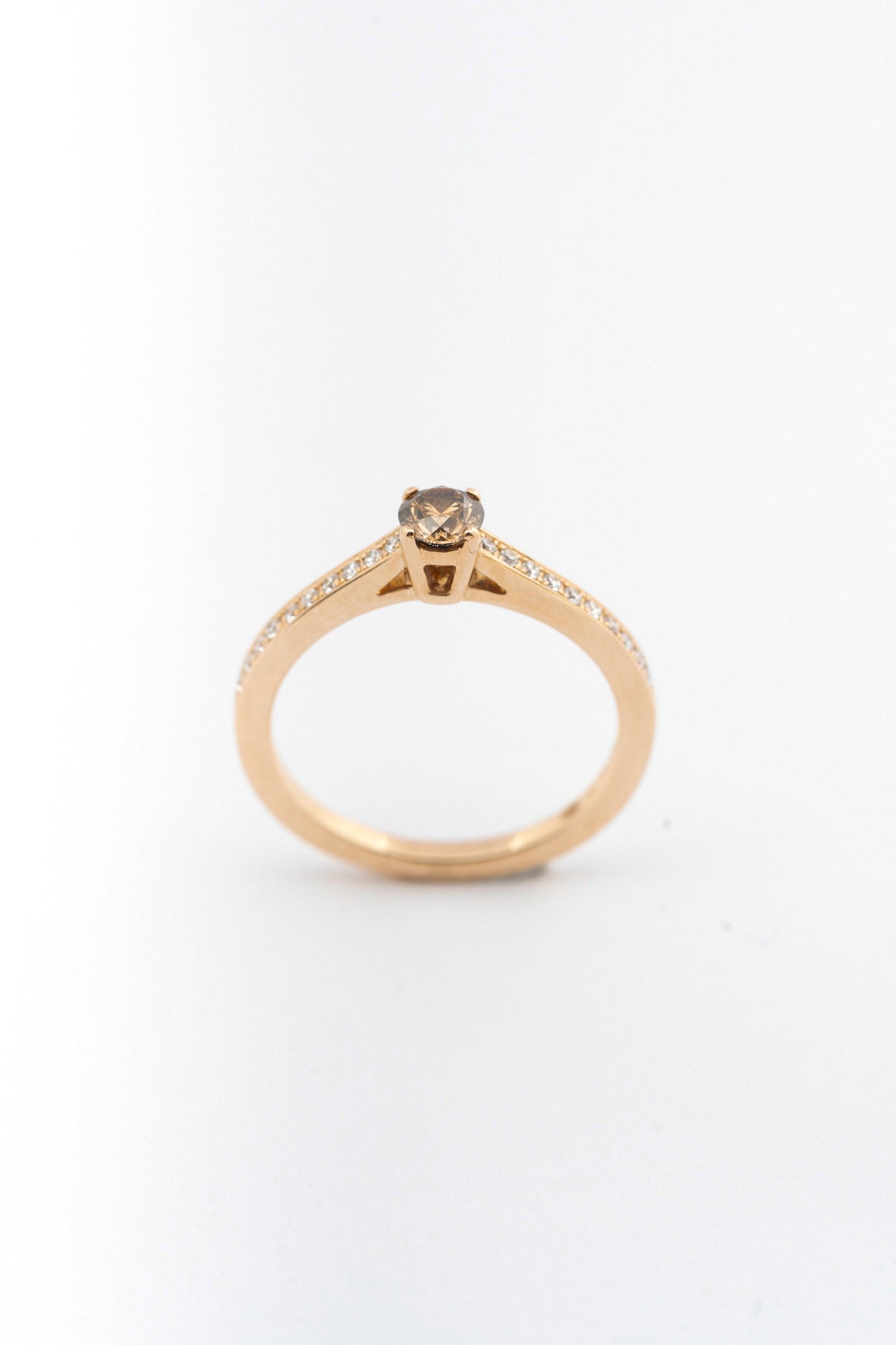 Geel gouden solitair ring met bruine diamant en briljanten