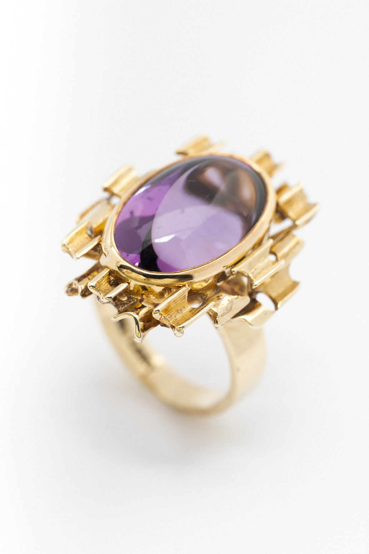 Geel gouden ring met amethist